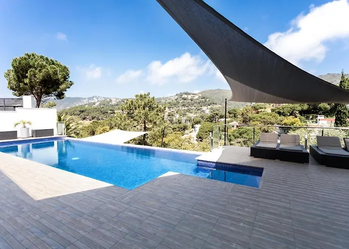 Family-Friendly Villa In Lloret De Mar With Private Pool